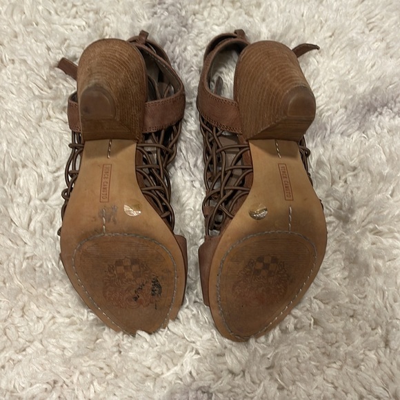 Vince camuto strap heel leather - Picture 3 of 3